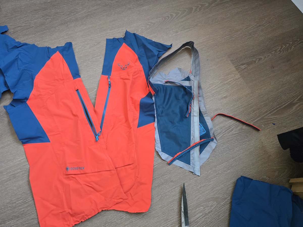 JacketPlay tweet media