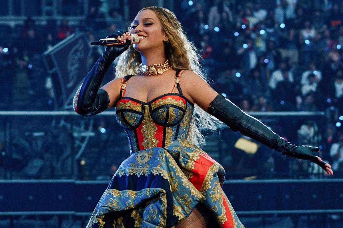 PopTingz's tweet photo. Beyoncé’s “COWBOY CARTER TOUR” was the highest-grossing tour of 2025. 

Beyoncé's tour grossed $407.6 million across only 32 shows. (Via Pollstar) https://t.co/8BZnfO6jPa
