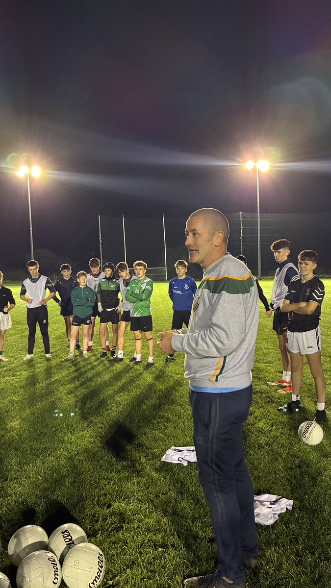 🎅🏼 coming means one thing;
Coach Education is open in <a href="/monaghangaa/">@monaghangaa</a> 📝

Stephen O’Neill, Niall Morgan, Ben McNee &amp; Eoin McNicholl have delivered high-quality #GAA workshops on FRC rules, GK integration, performance analysis &amp; the new F3 Ath. Dev course

More to follow in 2026 ⚪️🔵