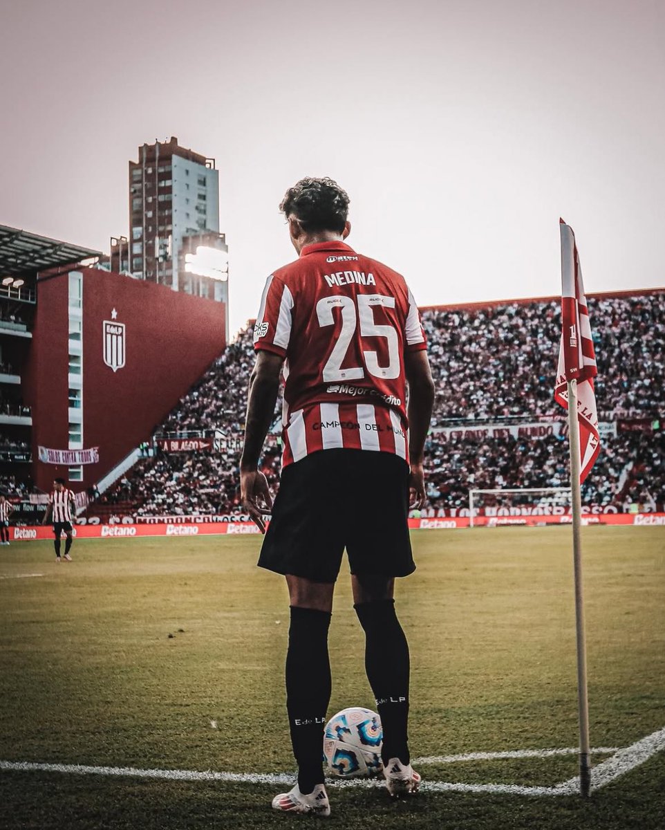 Os direitos federativos de Cristian Medina estão atrelados ao Estudiantes, mas o atleta foi para o clube porque seus empresários pagaram a multa rescisória do próprio bolso.

Diante disso, recentemente, voltaram a procurar o Botafogo para uma transferência e o Alvinegro deu sinal