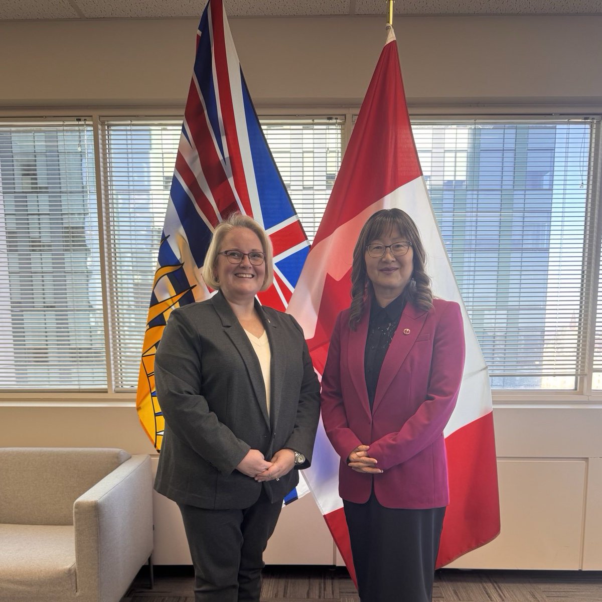 Honoured to meet Senator Yonah Martin today and discuss the enduring legacy of the Korean War. Always a pleasure to connect with another BC representative who shares a commitment to remembrance.