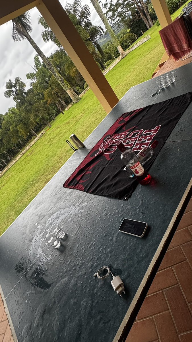 Isatifyy's tweet image. foi bom