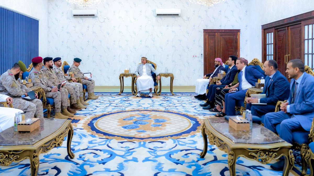 malekalyazidi's tweet image. مباشر من قصر معاشيق عدن
حللتم اهلاً ونزلتم سهلاً في دولة الجنوب العربي 

 #دوله_الجنوب_العربي