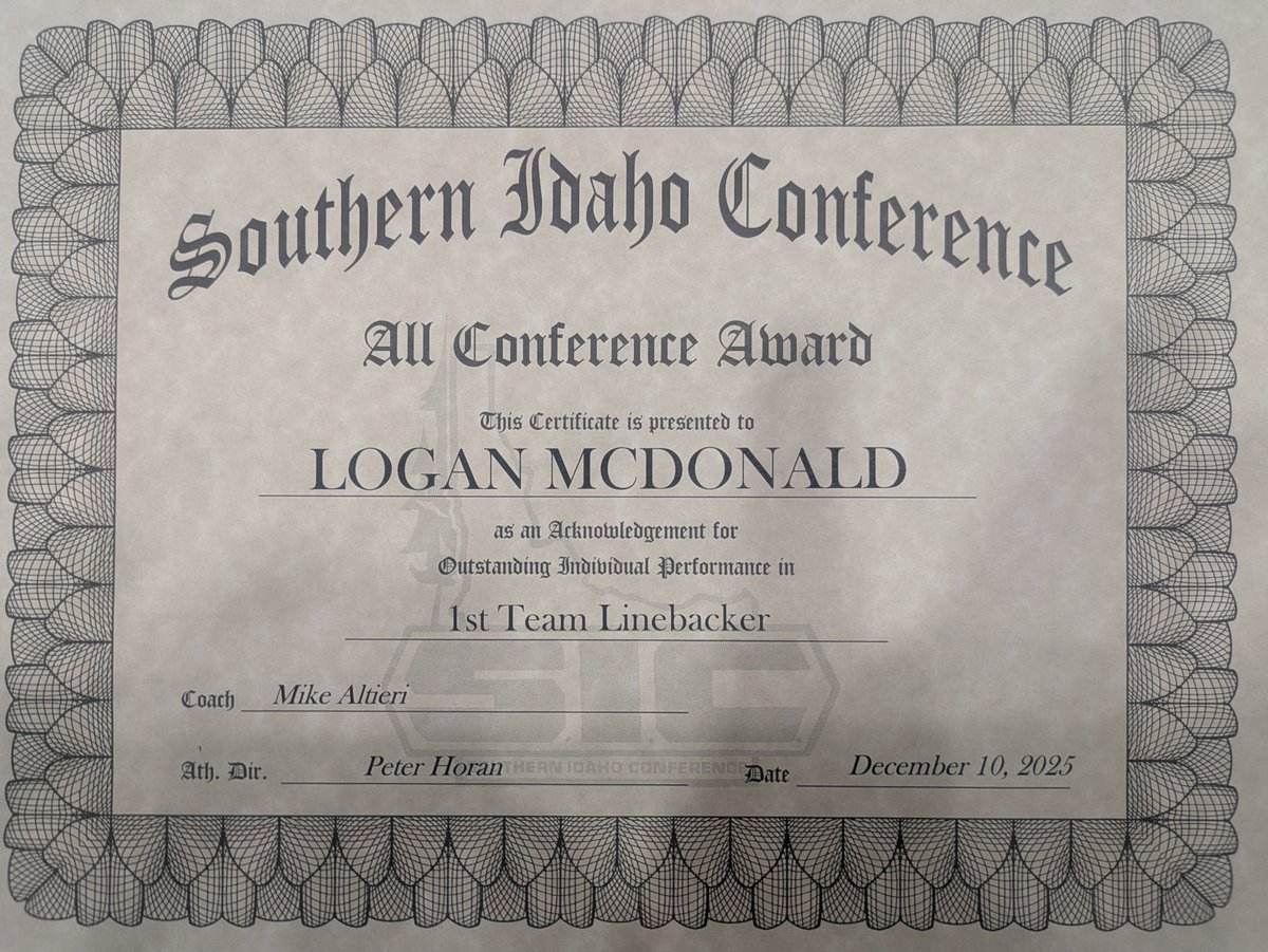 Logan_McD22's tweet photo. Thank you to all of the Southern Idaho Conference Coaches for the recognition. All Conference 1st team running back. All Conference 1st team Linebacker. @CoachJT_ISU @Coach_CPadilla @Coach_Eck @RickyCiccone @CoachStinar https://t.co/FM3IycDUFK