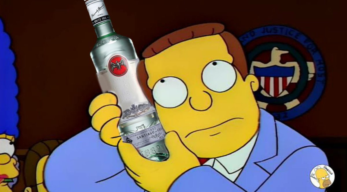 SoySimpsonito's tweet photo. ¿Cómo? ¿Quieres que te beba? ¿En honor a la virgen de Guadalupe? ¡Pero estoy trabajando! https://t.co/Kv4a4gL110