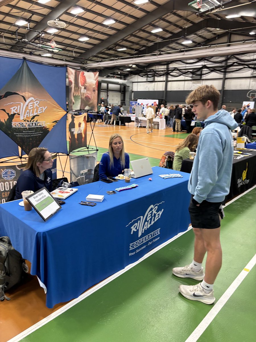 #6 pic from job fair