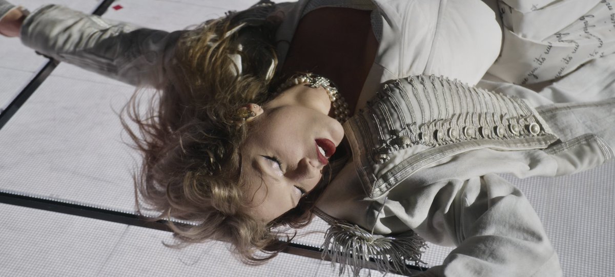 moonlithoax's tweet image. “omg stop being so dramatic”
me: