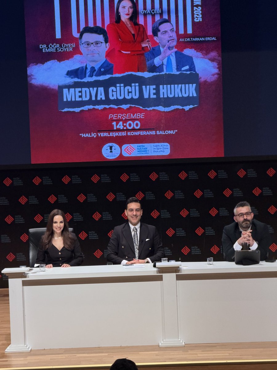 fsmhukukkulubu's tweet image. Günümüzde medya; toplumu şekillendiren ve hukukun sınırlarını zorlayan en güçlü alanlardan biri.
FSMVÜ Hukuk Kulübü olarak bu etkileri ve hukuki boyutunu ele aldık.
Katkıları için:
🎙️ Oya Çebi
🎙️ Av.Dr.Tarkan Erdal
🎙️ Dr.Öğr.Üyesi Emre Soyer’e
teşekkür ederiz.