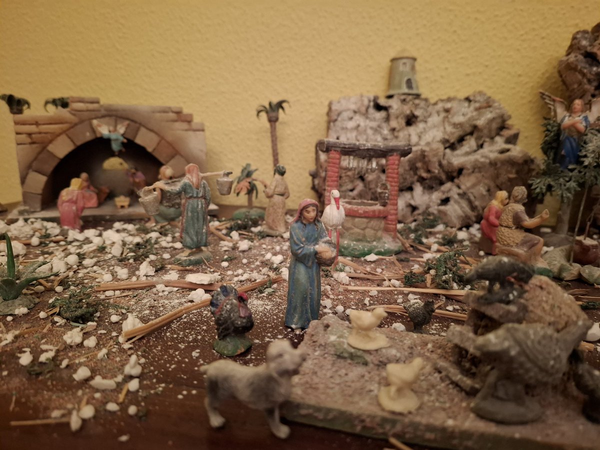 javier_mrquez's tweet photo. Vuelve a tomar vida en casa mi nacimiento de niño. La ilusión de un año más #Navidad https://t.co/nLJACKCuG4