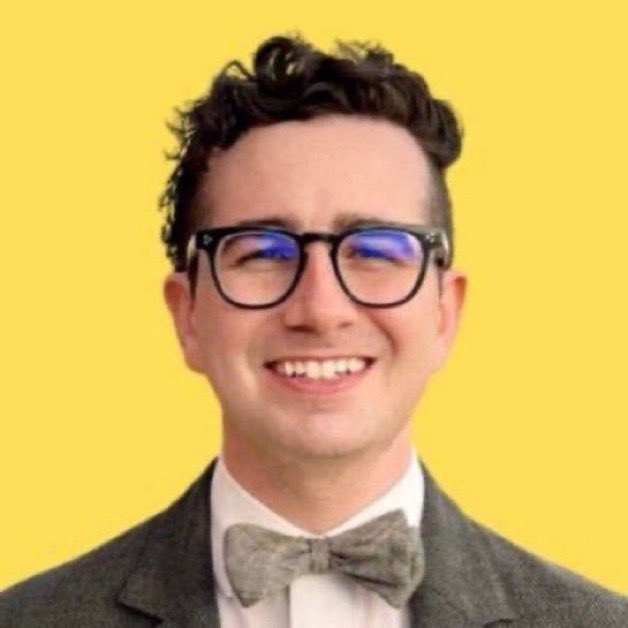 riqopremier's tweet photo. @elonmusk @GovPressOffice Reminder that this is the guy who runs the @GovPressOffice account. https://t.co/szCjugaahm