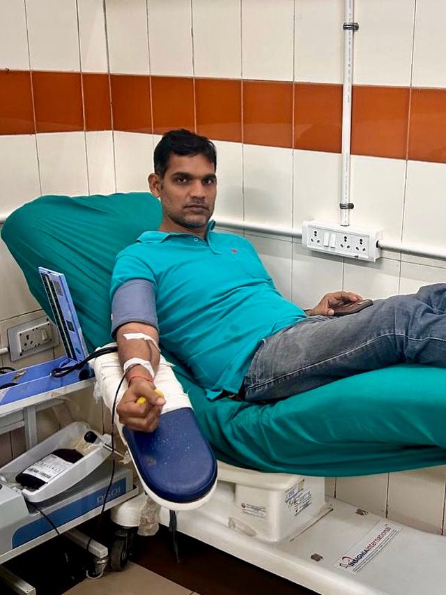 Ajay22Bikes's tweet photo. Heartfelt &amp; Simple

Donated blood for the 23rd time today.
This one was for Manoj Bhai’s relatives.
Feels good to make a small difference. 🩸

#BloodDonation #23TimesAndCounting https://t.co/0UeNeZ77TU