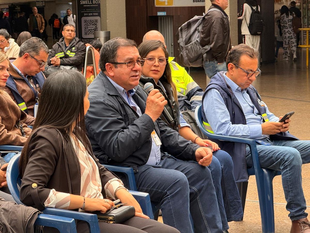 #AEstaHora por medio de nuestro conversarorio ‘Terminales seguras: desafíos y avances en la gestión de la velocidad’ nuestro Gerente, <a href="/rafaelgonza1ez/">Rafael González</a>, realiza el lanzamiento oficial de nueve cámaras de monitoreo de velocidad ubicadas en nuestras 3 terminales.

🧵👇🏻