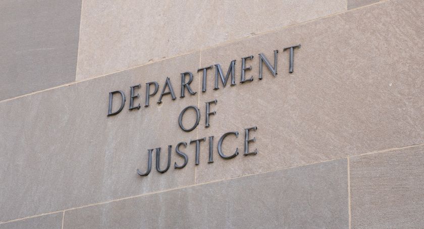 NutWorld's tweet image. The U.S. Department of Justice and FDA carried out seizures of products containing highly-concentrated 7-OH from two companies after they received warning letters in July. 

Read More ➡️ hubs.li/Q03X43TY0 

#7OH #kratom #botanicals