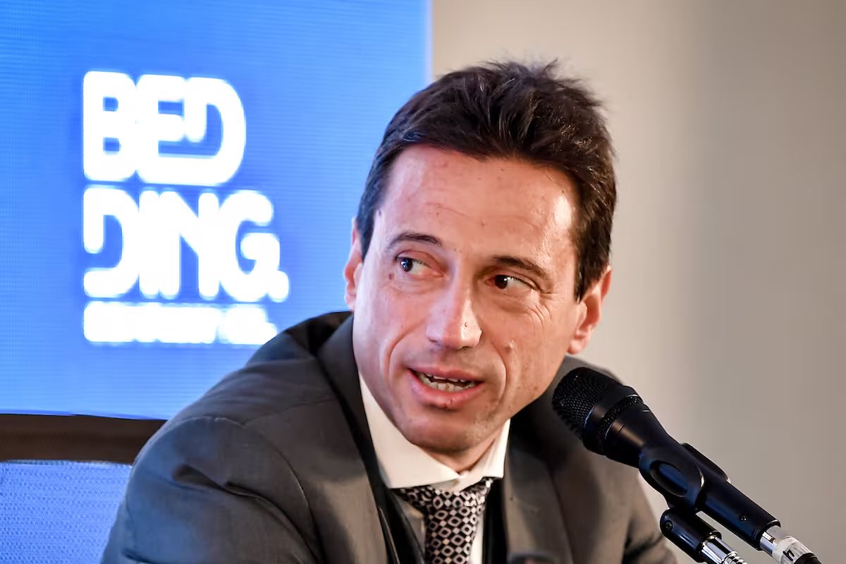 ➡️ Costantino, Lammens, Moretti
➡️ Tres que hoy disputan el poder en CASLA
➡️ Toda la rosca política circula entre ellos, CD y AFA. 
➡️ Sin chicanas, ¿Cuál es la solución en este momento institucional?  
➡️ Te leemos ✍🏻