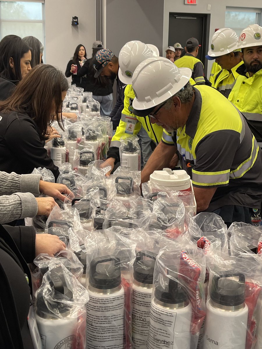 Kicking off Friday at HCDD1 with updates from our District GM and a thoughtful gift for our team. Happy Holidays! 🎄