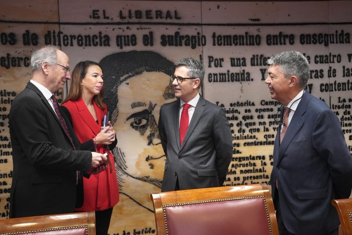 Hoy en la comisión de investigación del CIS en el Senado ha comparecido el  Ministro Félix Bolaños García Mas que nunca defendemos la importancia de  proteger nuestras instituciones, cuidar el debate público