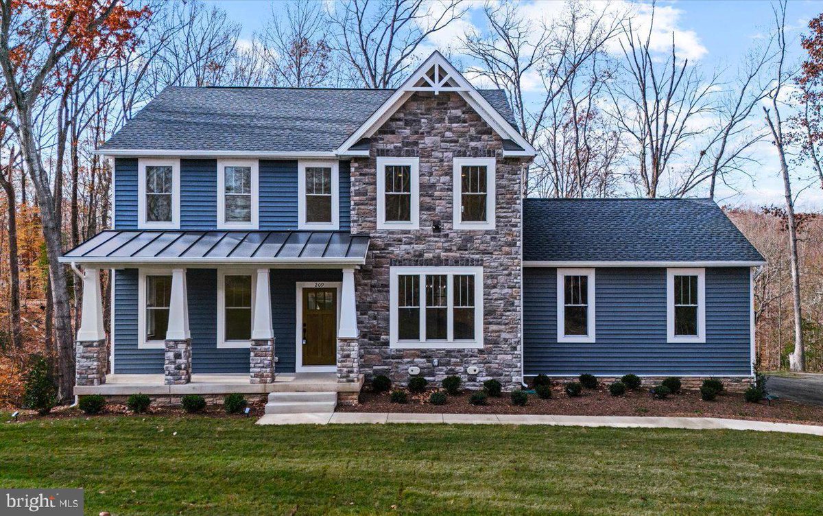 Our #HomeOfTheWeek at 209 Doc Stone Rd is a custom 5-bed Halsey build on nearly 2 acres with modern finishes, a quartz kitchen, and over 3,000 sq. ft. Tour the photos + 3D walkthrough: coldwellbankerelite.com/listing/VA/Sta…