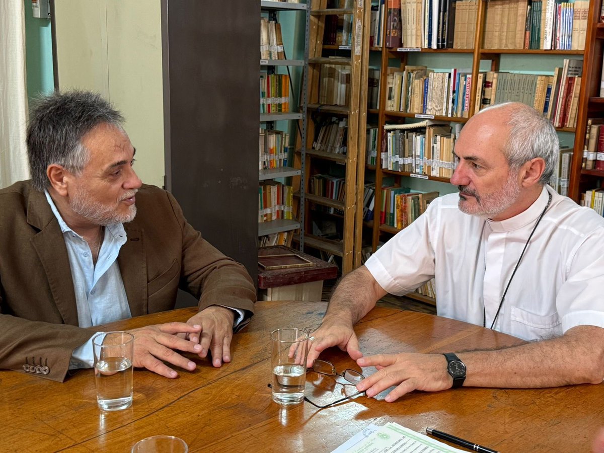 Junto al obispo monseñor Dante Braida firmamos las escrituras de las Capillas San Antonio y Jesús de la Divina Misericordia de la Parroquia Santa Rita. Con este paso esencial para concretar la regularización dominial de estos lugares de culto, estamos avanzando con el compromiso