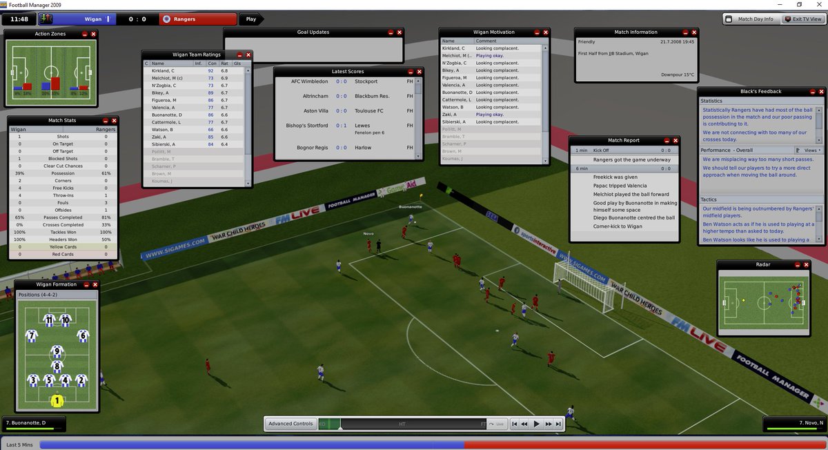 This is a match from FM09. I can select various windows and move them around. Ignore the insane positions they are all in, I just wanted to open as many as I could.  Is it perfect? No. But it's also about 17 years old. It's a match UI that can almost buy a pint. #FM26