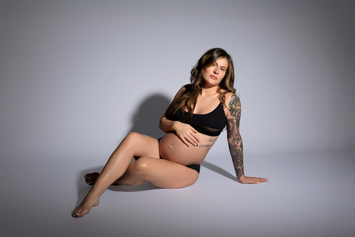 Timeless maternity portraits designed for mamas who want to feel confident, beautiful, and celebrated!
Limited availability for maternity + newborn sessions in Williamsburg, VA.

 pozanproductions.com

#Williamburgva
#WilliamsburgPhotographer 
#RichmondMaternityPhotographer