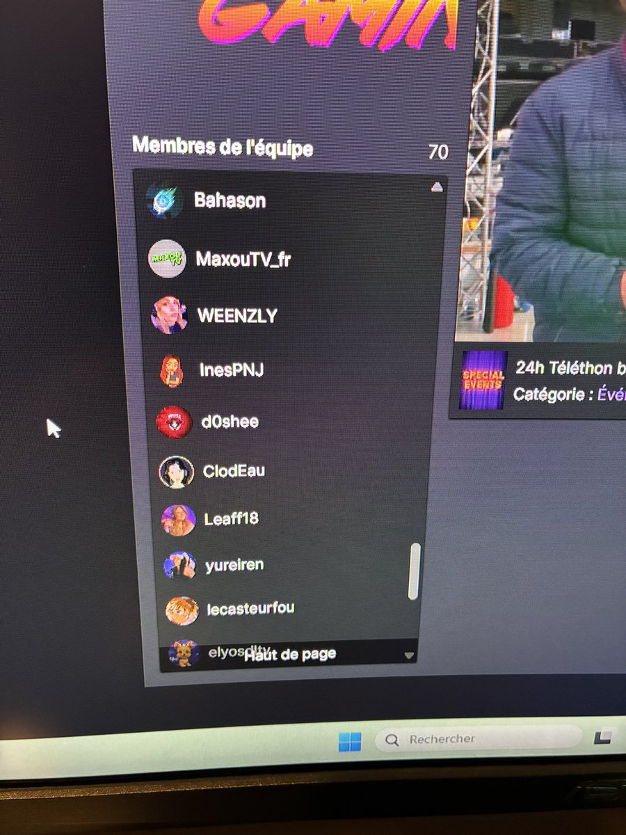 doshee_twitch's tweet photo. Quand t’es petit mais que tu es quand même en dessous de @inespnj ses la classe à Dallas !!! #twitchfr #telethongaming https://t.co/Xw5lcpbJRf