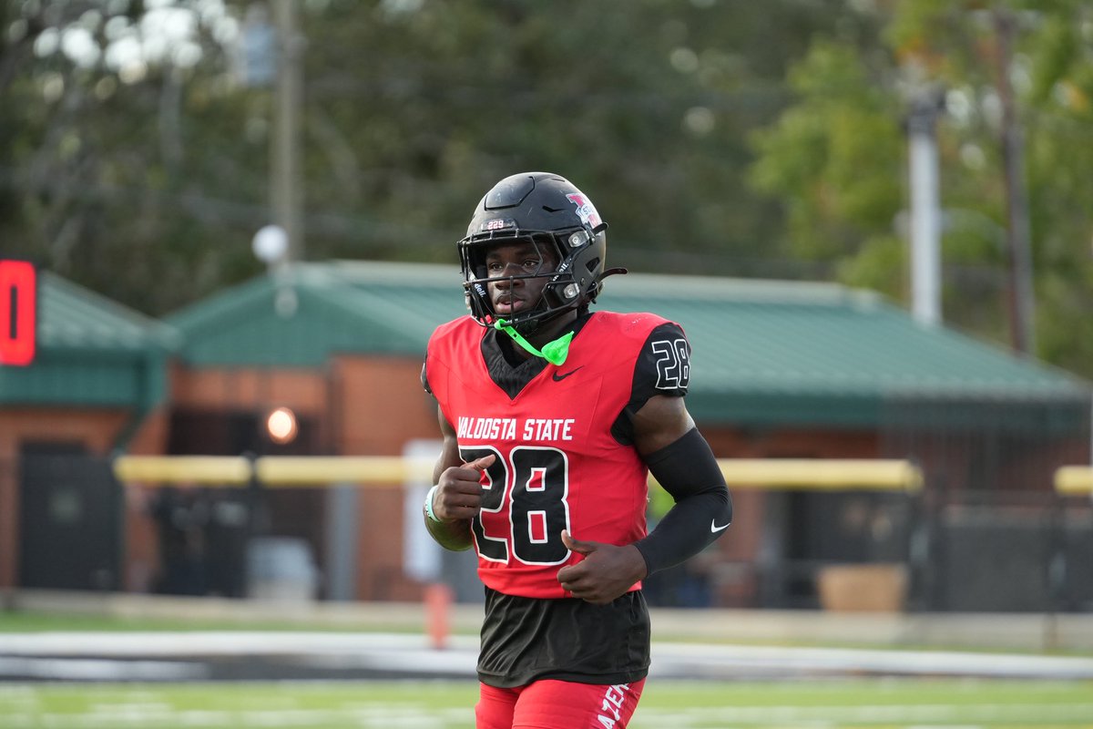 pascalj_'s tweet photo. I've decided to Submit into the transfer portal as a Redshirt Sophomore with 2 years of eligibility left by Jan 2. I want to say thank you to God and Valdosta state for this opportunity. #ThankyouJesus 
OLB/Nickel

Season stats: 
88 TKLs
6 TFLs 
2 sacks 
5 PBUs
6 QBHs https://t.co/ddFthHNiGl