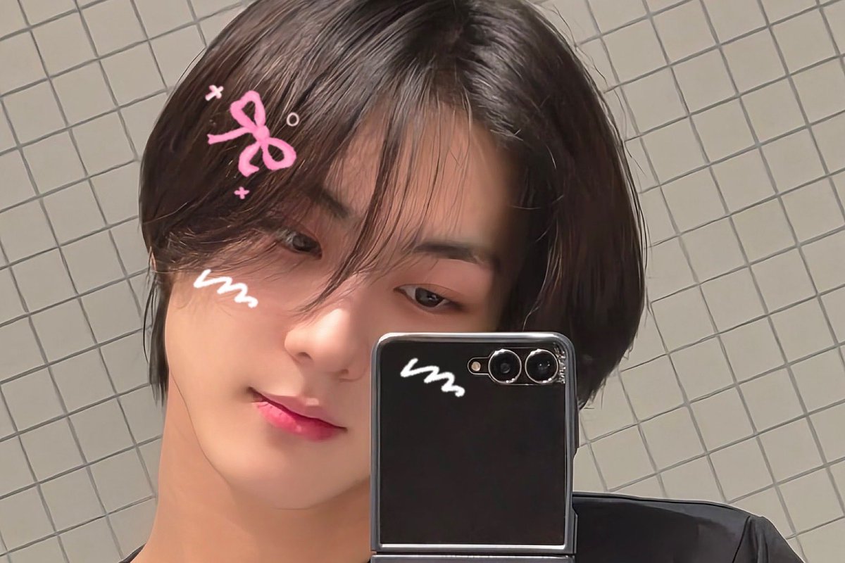 gie (@tnyjw) on Twitter photo 