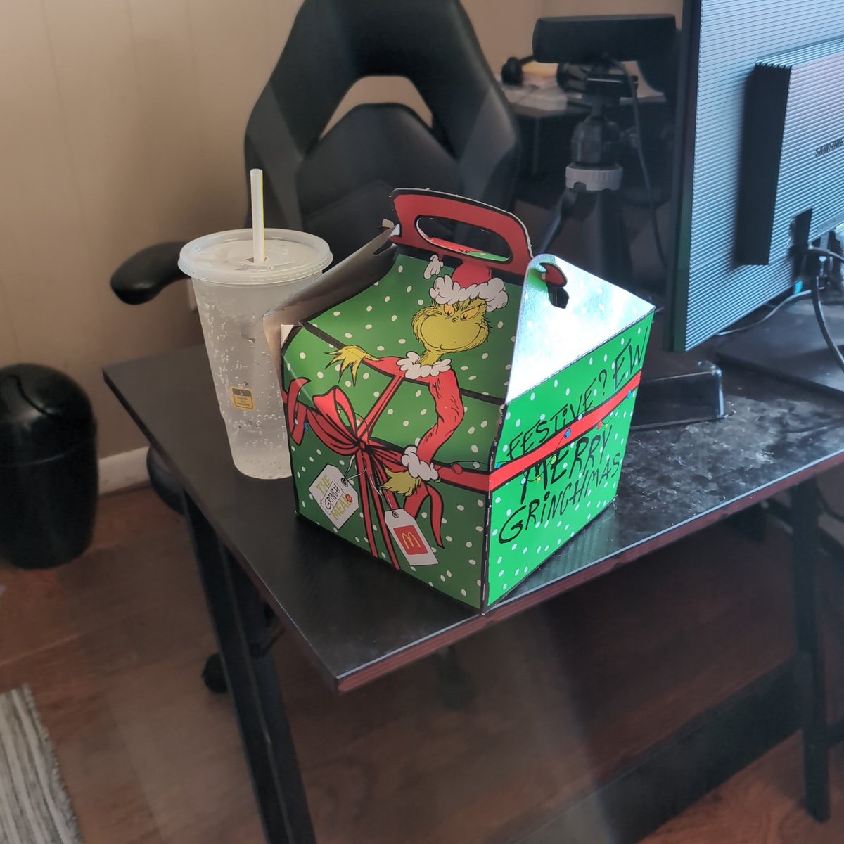 WriteSparky's tweet photo. Got my man. The McDonald's Grinch Mill. And yes we scored the Socks!!! Tasty pickle fries for him and a sprinkle of Festive chaos for me. 

Merry Grinchmas, Y'all! 

#GrinchMeal #mcdonalds #merrygrinchmas #holidayseason https://t.co/dSMCM1ZJhH