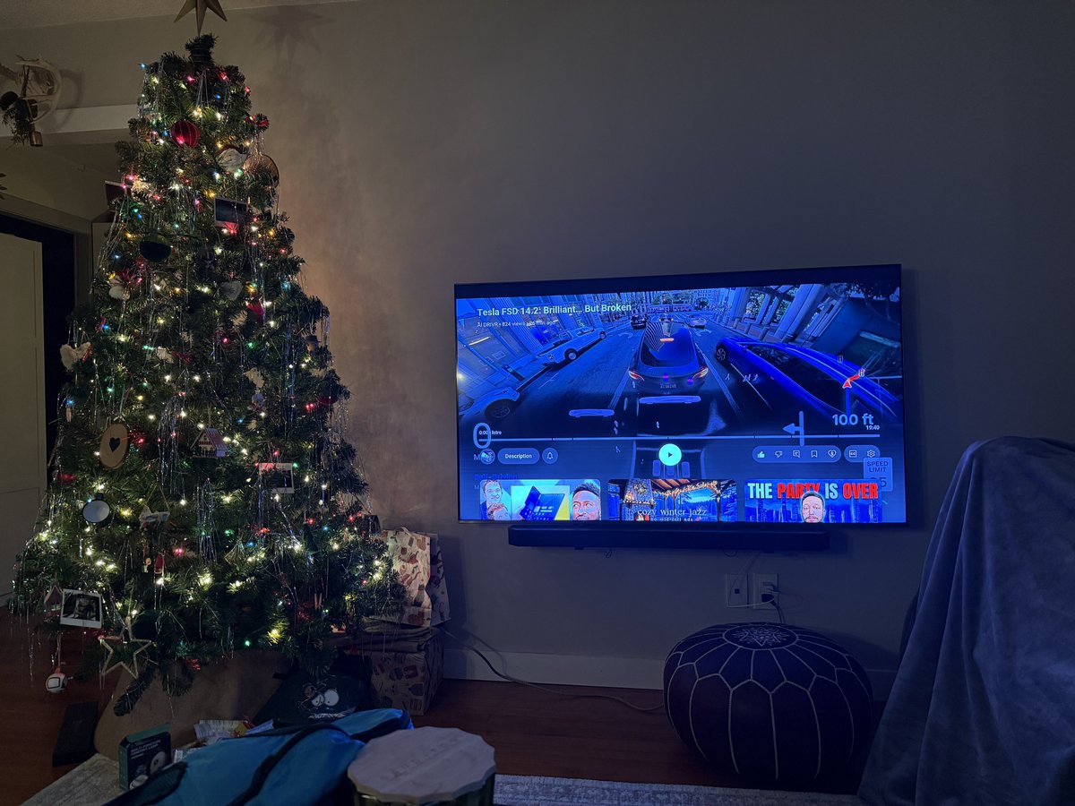 Just got home from Thailand - sat down on the couch and look what popped up on YouTube. ❤️
New <a href="/AIDRIVR/">ΛI DRIVR</a> video! 

youtu.be/3snULV2hBsc?si…