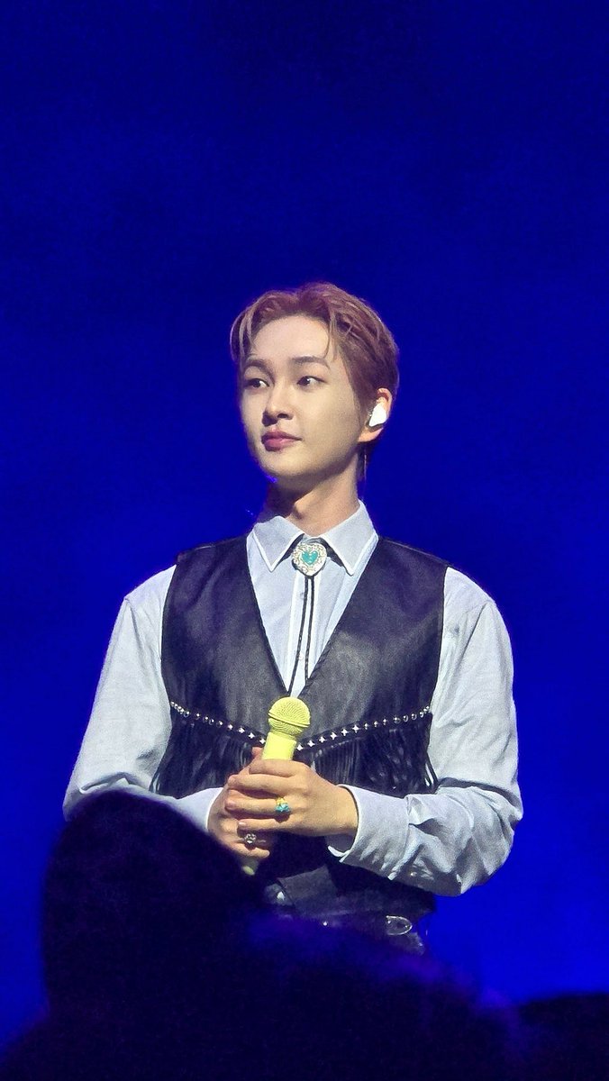 온유 #ONEW #オニュ@SHINee @ONEW_GRIFFIN