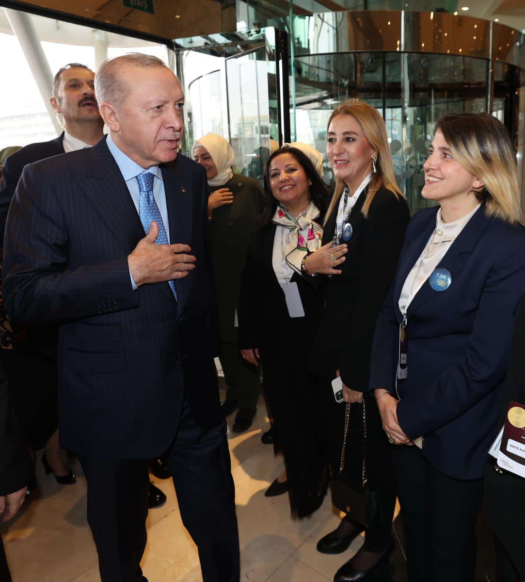 📍İstanbul
Genel Başkanımız, Cumhurbaşkanımız Sayın Recep Tayyip Erdoğan Genel Merkez Kadın Kollarımızın gerçekleştirdiği Uluslararası Yerel Yönetimlerde Kadın Zirvesi programımıza katılımlarıyla bizleri onurlandırdı.

#KadınlaYükselenŞehirler
#KadınlaMümkün

<a href="/Akparti/">AK Parti</a> 
<a href="/AKKADINGM/">AK Parti Kadın Kolları</a>