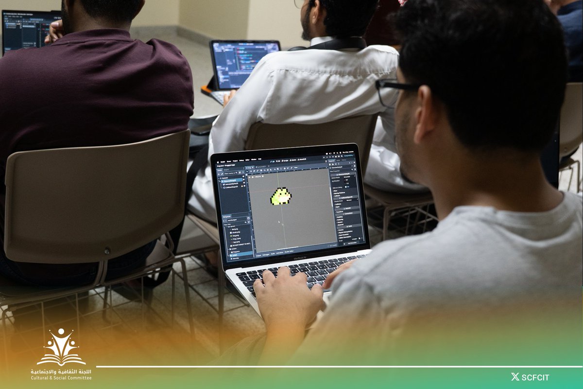 مقتطفات من اليوم الثاني بورشة تطوير الألعاب، حيث طبقوا المشاركين بشكل عملي بناء نموذج أولي للعبة، واختتمت الورشة بتكريم المقدمين الأعزاء، والذين ساهموا بنجاح الورشة وإثرائها 🎮🌟

وتفخر اللجنة الثقافية والاجتماعية بتفاعلكم وحضوركم المميز 👏

#نصنع_مجتمعنا