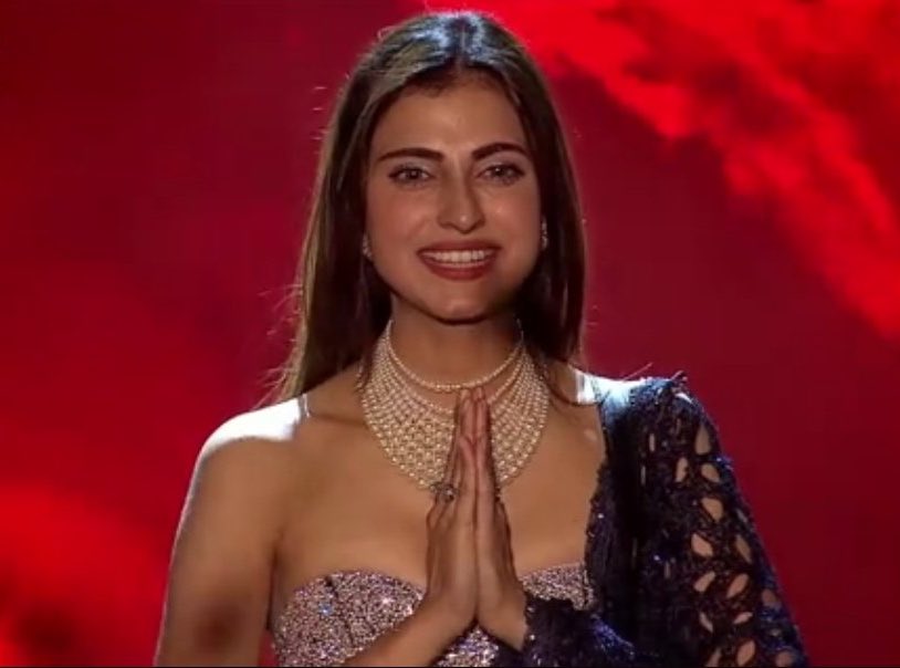 Zenux37's tweet photo. Who is your favourite should win #BiggBoss19 trophy..!!?🔥🏆

RT.                                            Like
#GauravKhanna.                 #FarrhanaBhatt https://t.co/vzJDCnrUKX