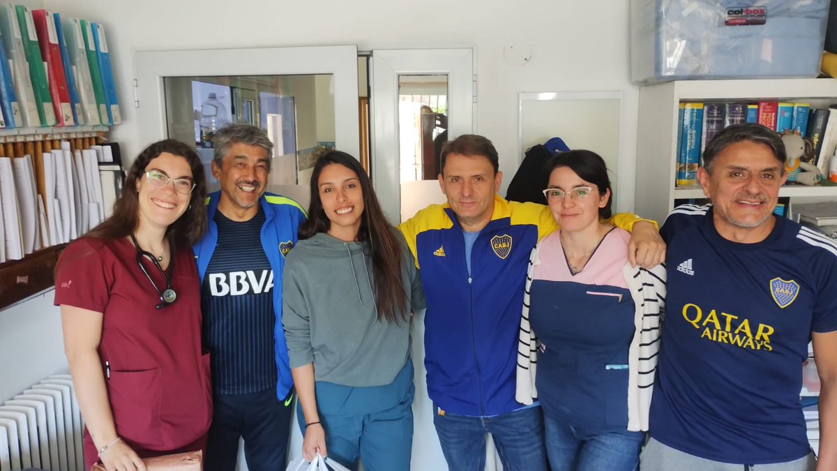 Hoy hicimos entrega desde la Peña de Esquel material didáctico y juegos para la Sala de Pediatría del Hospital Zonal Esquel. Una colaboración para una inmensa tarea que realizan los profesionales del Área para con nuestras niñeces durante todo el año. Gracias por la recepción!