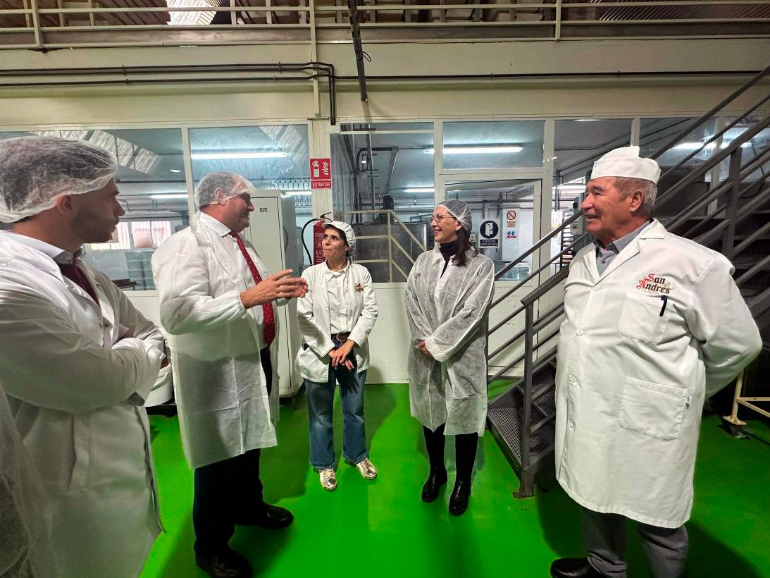 El Gobierno regional destaca a Turrones San Andrés como empresa emblemática en su 125 aniversario elfarodehellin.com/el-gobierno-re… a través de <a href="/elfarodehellin/">El Faro de Hellín</a>