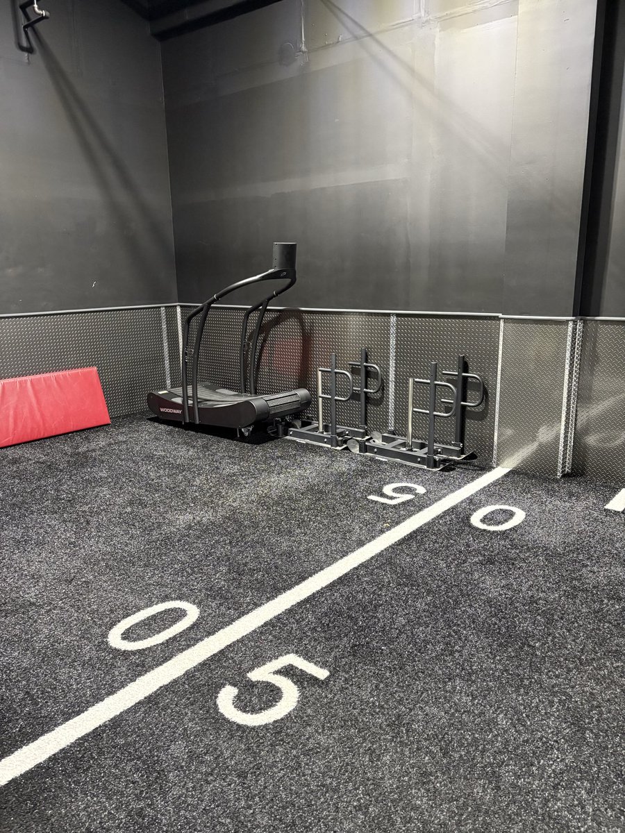 36timlewis's tweet photo. We’re now booking youth small-group training sessions for the new year at 319 Sports Performance. If you’d like your athletes to train together and work towards elevating their performance in 2026, contact us to reserve a spot! 319SP@the-mac.net https://t.co/DYIGXNTxyr