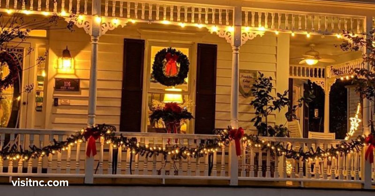 DesignMCA's tweet photo. Historic homes, candlelit streets, and holiday cheer—Beaufort, NC’s December Candlelight Tour is where architecture meets festive magic. 🕯✨ 

#HistoricBeaufort #HolidayArchitecture https://t.co/aa5cijM60G
