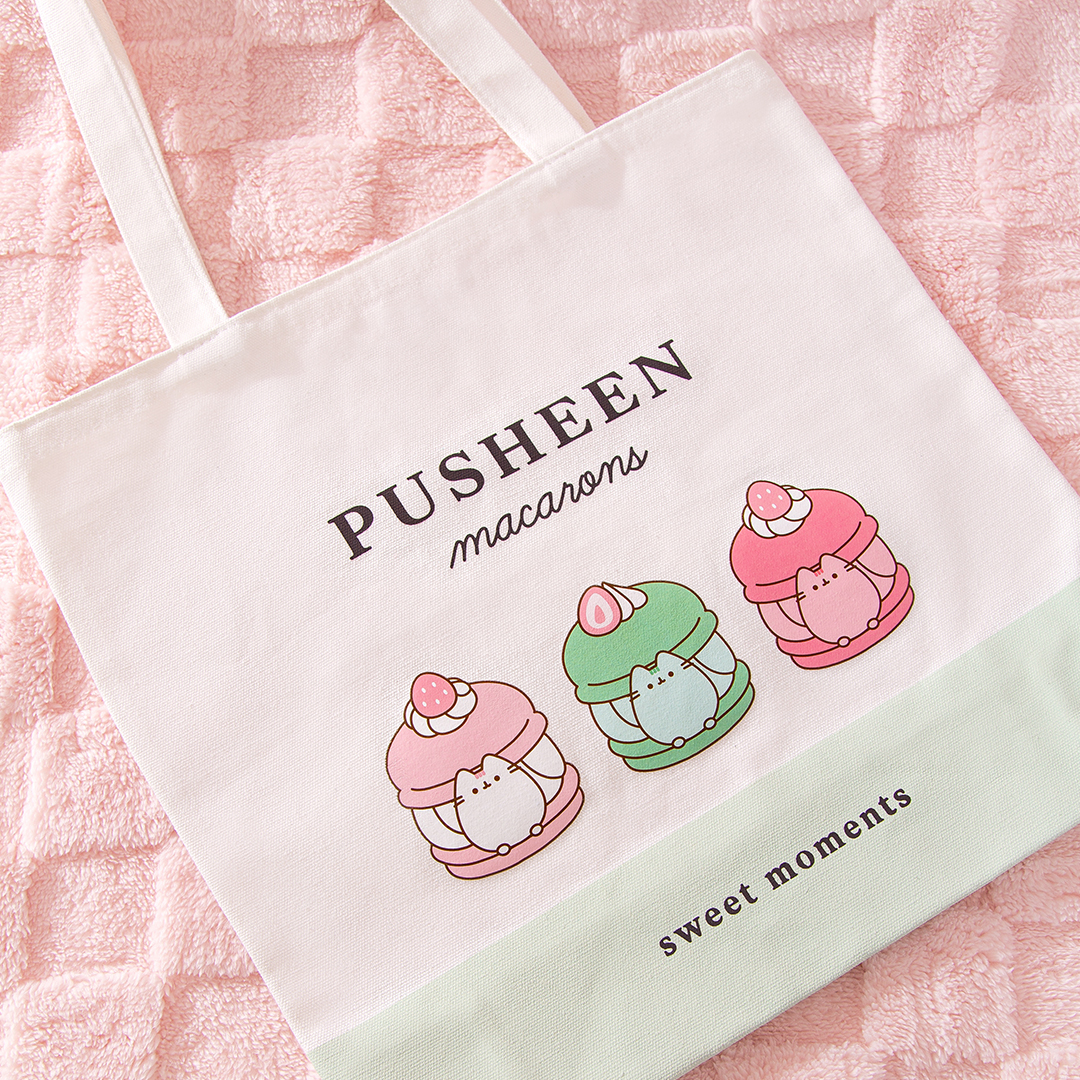 Take Pusheen with you on-the-go with this sweet tote bag! 💖 🛍️ 🍰 bit.ly/3Kivd1H