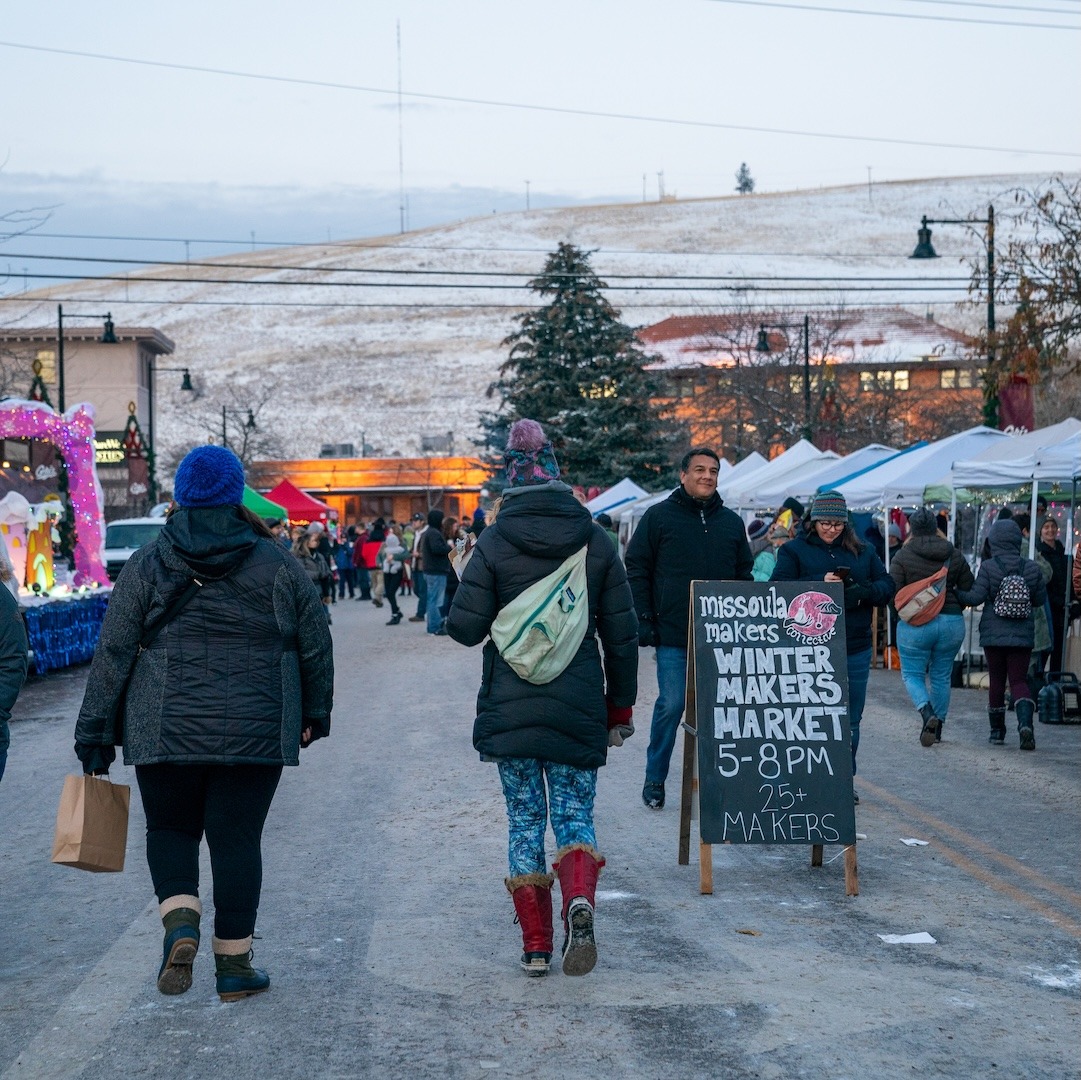 Experience the magic of the season at Missoula’s Annual Holiday On Higgins tomorrow in Downtown Missoula! Starting at 4 PM, enjoy Missoula’s Makers Market, festive carolers, cozy bonfires, the community tree lighting, and a special visit from Santa. 🎄✨