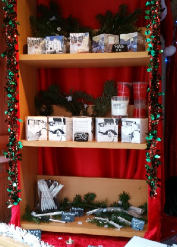 Lundi, 𝘃𝗲𝗻𝗲𝘇 𝗱𝗲́𝗰𝗼𝘂𝘃𝗿𝗶𝗿 𝗹𝗲 𝗰𝗵𝗮𝗹𝗲𝘁 𝗱𝗲 𝗹'𝗢𝗧𝗕𝗕 sur le Marché de Noël de #BoulogneBillancourt, avec ses nombreuses idées de cadeaux 📚🧩🖼️🎄

📅𝗗𝘂 𝟴 𝗮𝘂 𝟭𝟮/𝟭𝟮, 𝗱𝗲 𝟭𝟬𝗵 𝗮̀ 𝟭𝟵𝗵𝟯𝟬 
📍Grand Place

➡️otbb.org/joyeuses-fetes/

<a href="/Ville_BoulogneB/">Ville de Boulogne-Billancourt</a>