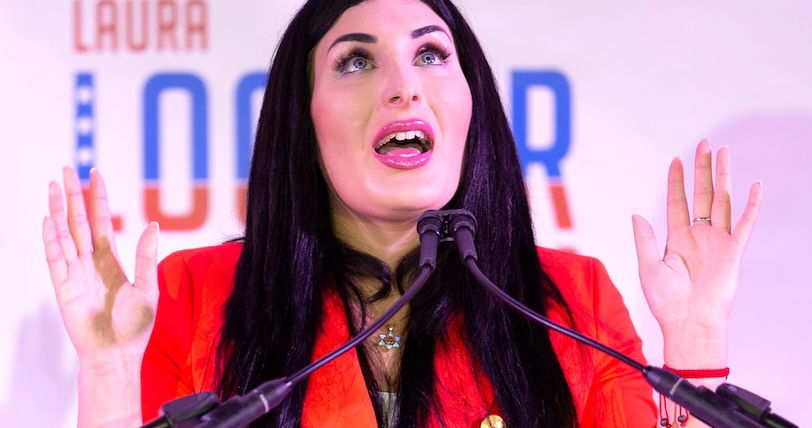 empoderadosec's tweet image. 🚨 🇺🇸 Experto en seguridad nacional advierte: &quot;Segunda Tiranía Violeta&quot; purga a empleados LGBTQ+ del gobierno. Es un pánico moral fabricado, armado por la burocracia; una alarmante cacería de brujas digital.