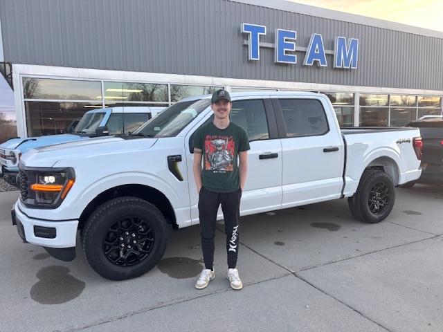 TeamAuto_IA's tweet image. Congrats to Chandler Lee of Carroll on his new 2025 #Ford F-150! Big thanks for teaming up with Joya—enjoy your new truck!

#TeamAutoGroup
#FordTrucks
#DenisonIA