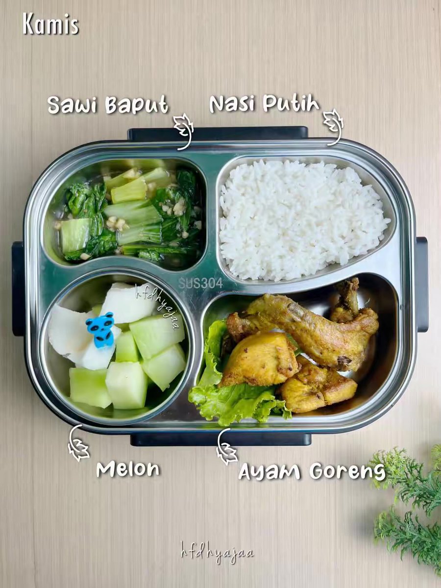fdhiyaaaaa's tweet photo. Usia 30+ masih suka bawa bekal. Menu rumahan banget tapi ini comfort food aku. Selain itu bawa bekal juga bisa untuk mengatur jam makan ku yang sangat amburadul 3 tahun ini. https://t.co/dHkwlxZGam