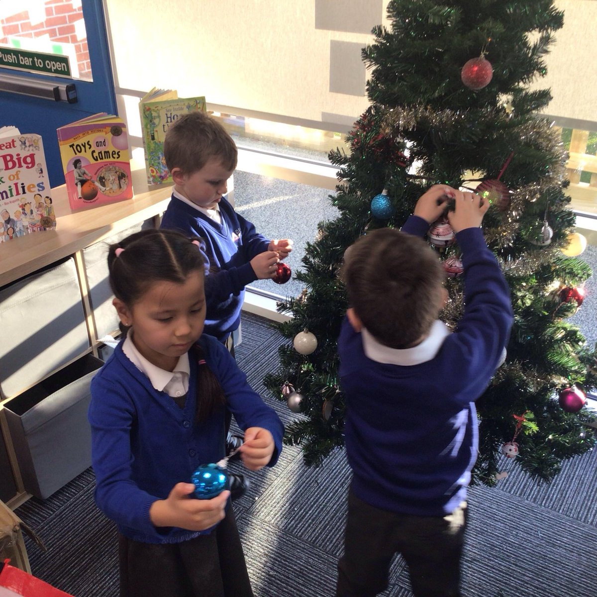 HMSRainbow123 tweet media