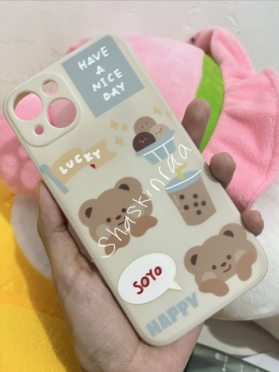 shaskinraa's tweet image. 🎀 Case Iphone 13✨

Case hitam: gambar lucu, cukup tebal, bagian tombol enak dipencet. 
s.shopee.co.id/40ZFGXbDqE

Case putih: gambar lucu, case tebal, minus bagian tombolnya agak susah. 
s.shopee.co.id/9zqSPXSrx7
