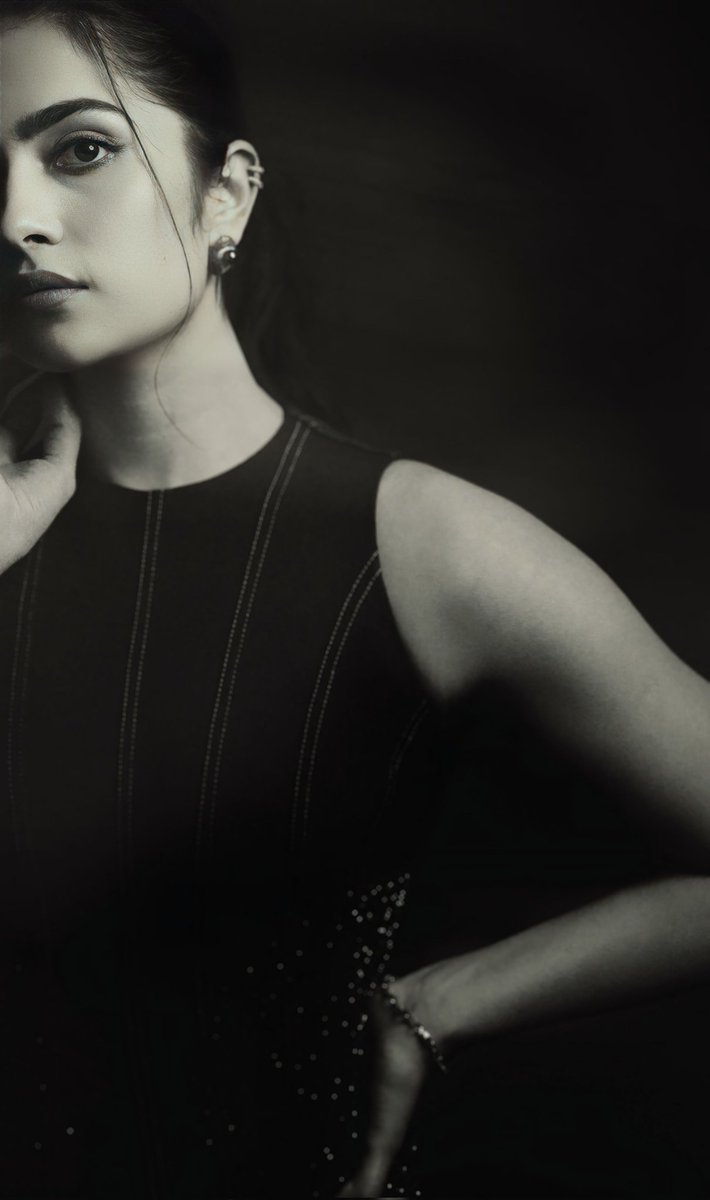 Rukmini 😍

#RukminiVasanth