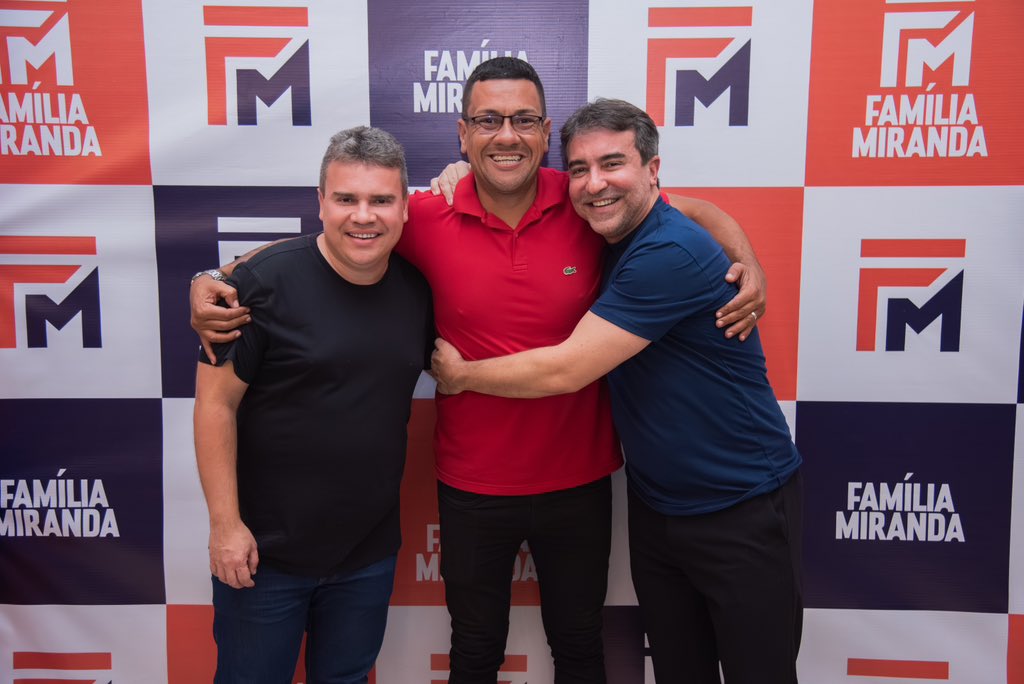 vereadorvinny's tweet photo. Ontem, 04/12, tive a honra de participar do 1º grande encontro com a família Miranda, ao lado dos meus líderes Jorge Miranda, do Deputado Estadual Renato Miranda e do nosso prefeito Marotto Miranda. Juntos, seguimos firmes, pois 2026 é logo ali! https://t.co/NO0C5TCQ6t