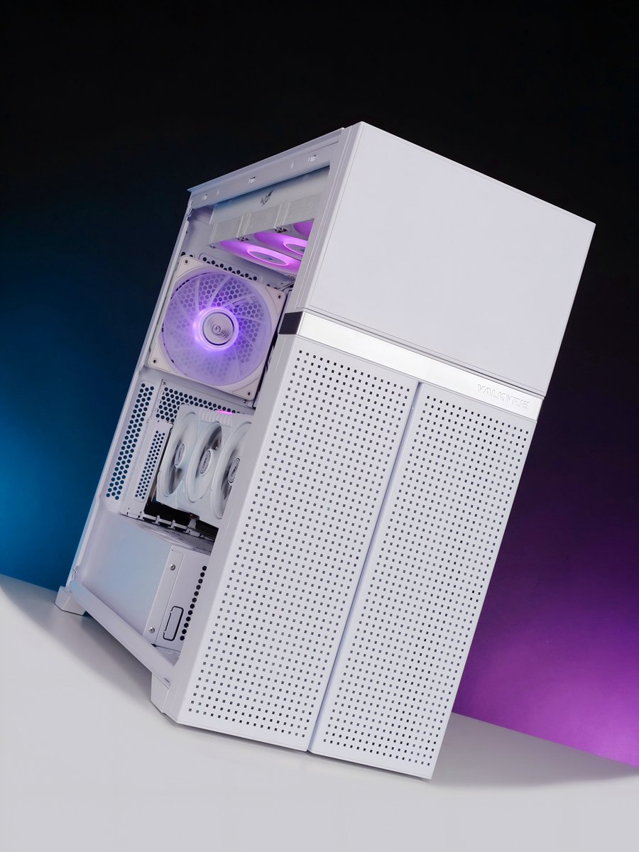 battlerigs's tweet image. More more more!! Go on then…

@myvalkyrieplays VK02 with DragonFang cooler!

#pcmr #gamingpcs