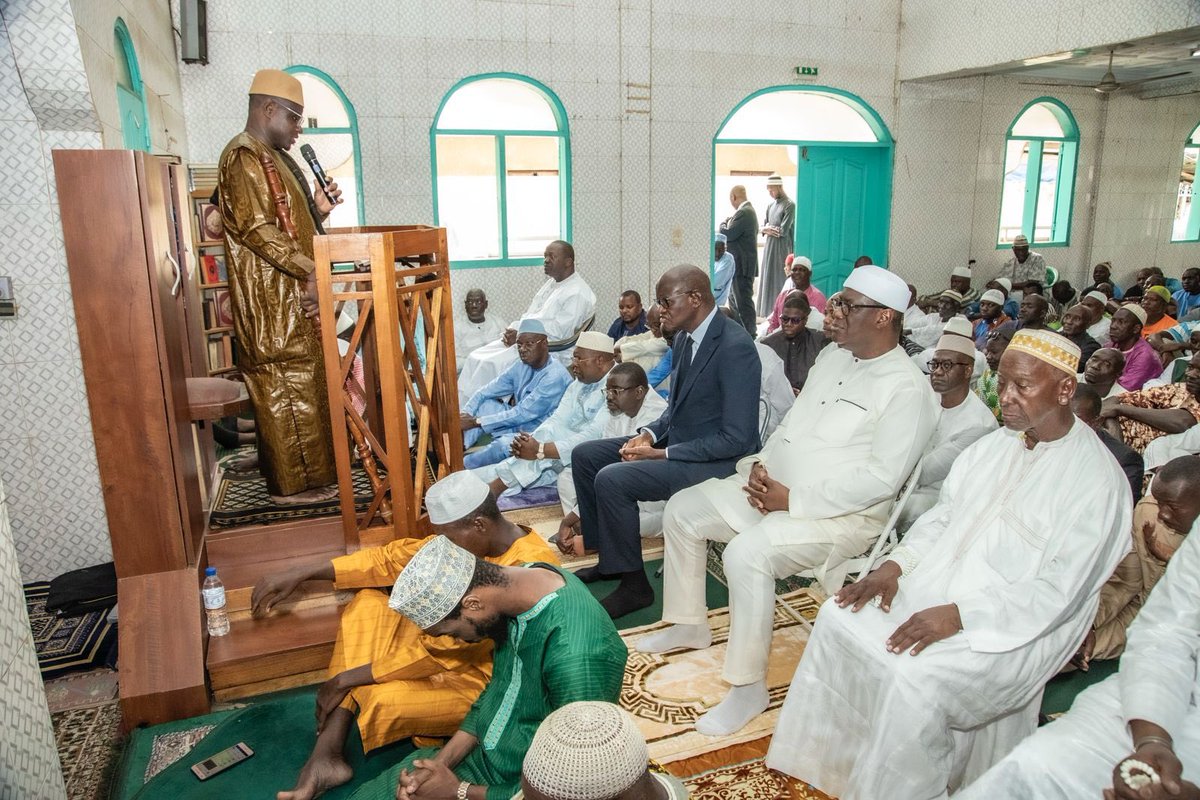 TBirahimaO's tweet photo. J'ai prié, ce vendredi 05 décembre 2025, à la mosquée Hadja Nabintou Cissé, sise au quartier Kennedy, à Abobo.
Je souhaite à toutes et à tous de passer un bon vendredi.
#TBO
#ABOBO
#DJOUMAN MOUBARAK https://t.co/CZwa04rqiP