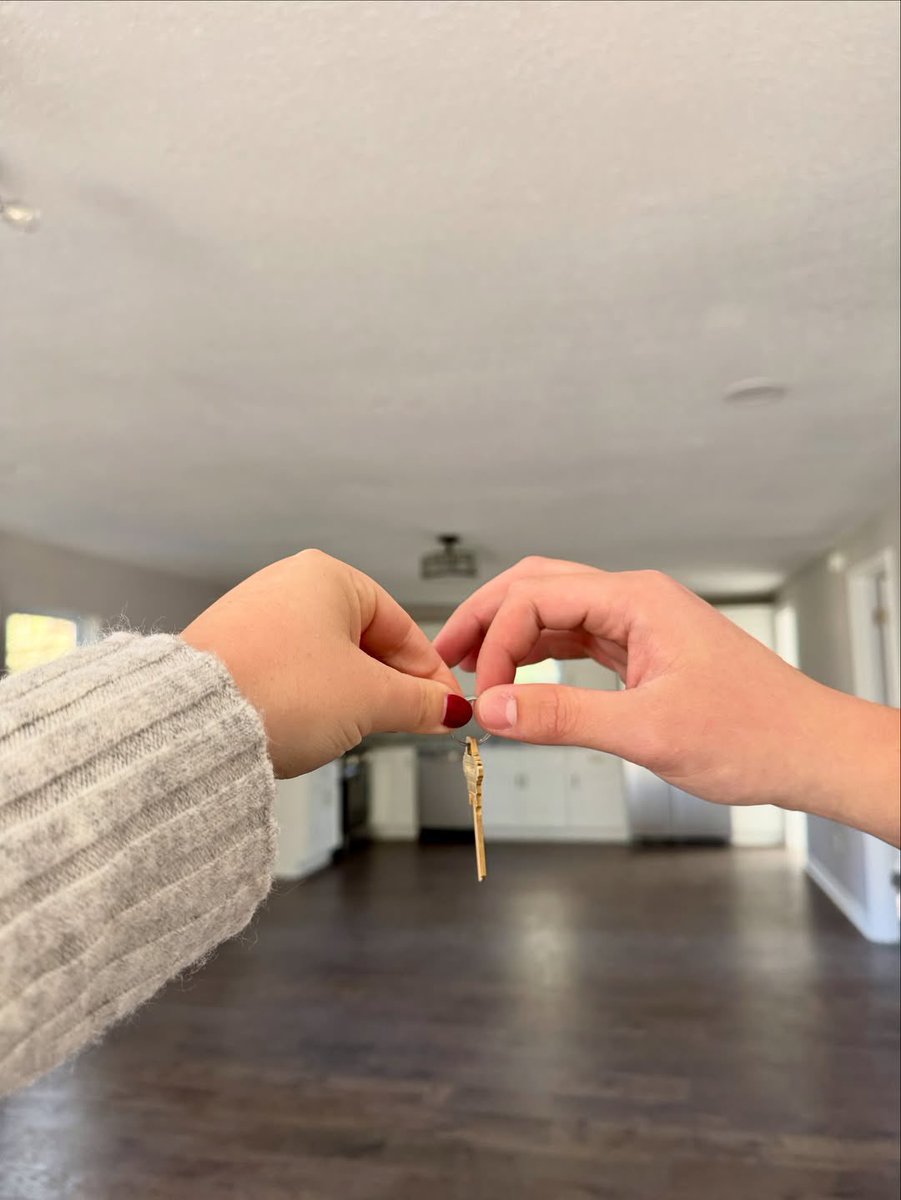 Steven0SHouse's tweet image. WE BOUGHT OUR FIRST HOME 🏡🥳🎊

Feeling so blessed to step into this new chapter. God timing is so sweet and this home is a reminder of His goodness. Mrs @Alissa_Chapin played an important role in helping us grow financially through her platform, We’re forever grateful Ma’am❤️😍